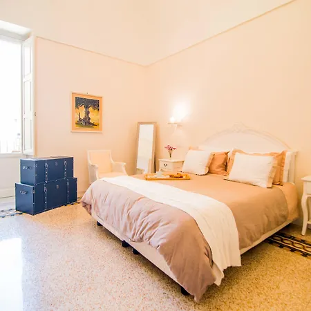 Vicodellacavallerizza - Boutique * ليتشي